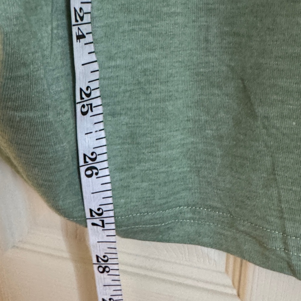 WIHOLL Sage Green Ruched Hem V-Neck Tee – XL (NWT) - Picture 4 of 10
